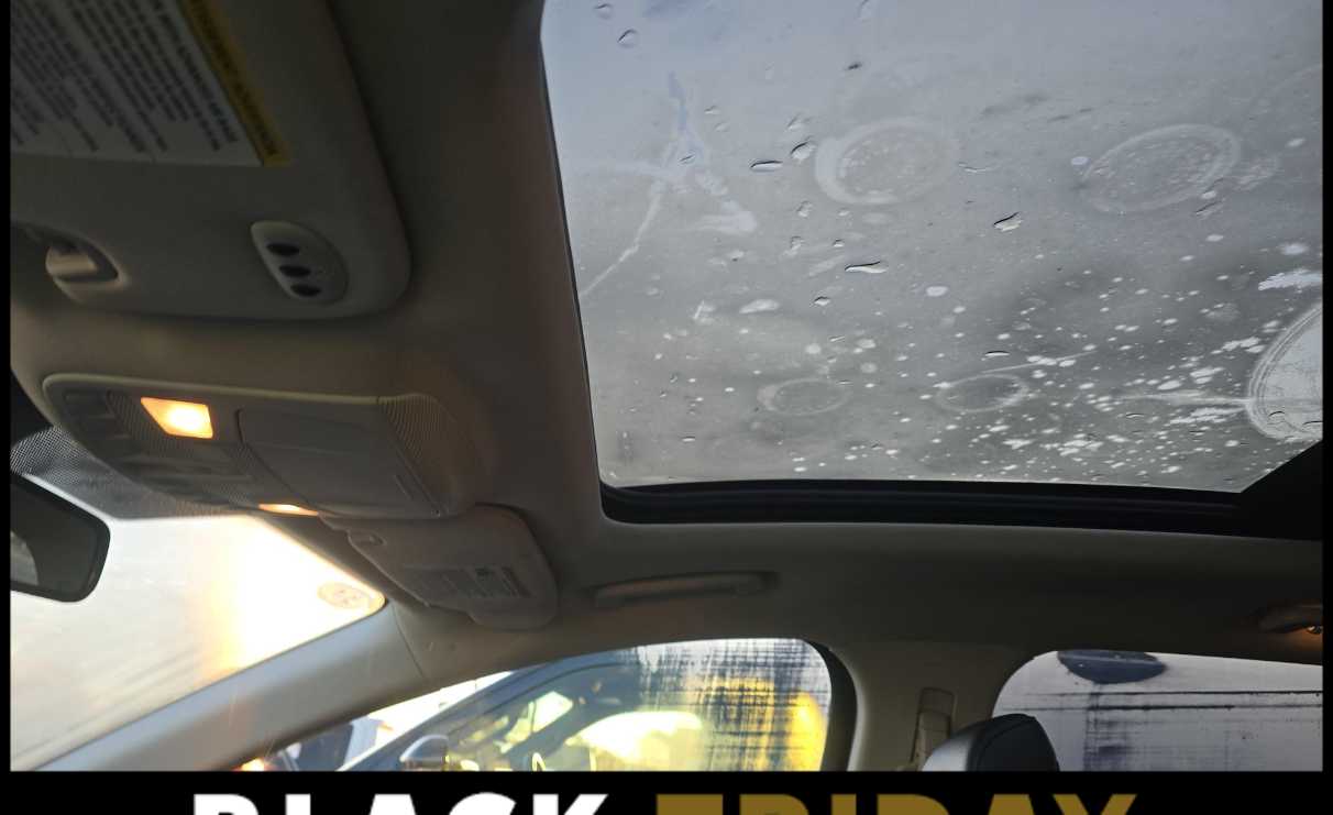 2024 Ford Edge SEL photo 2