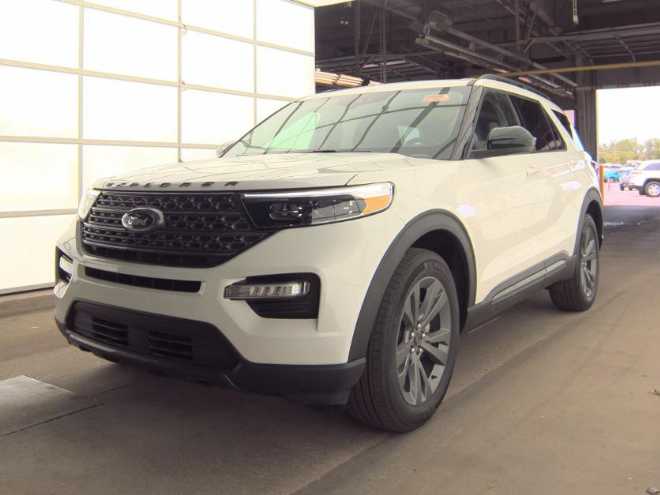 2024 Ford Explorer XLT 4WD's photo