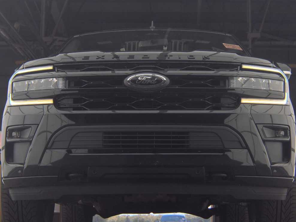 2023 Ford Expedition Limited photo 3