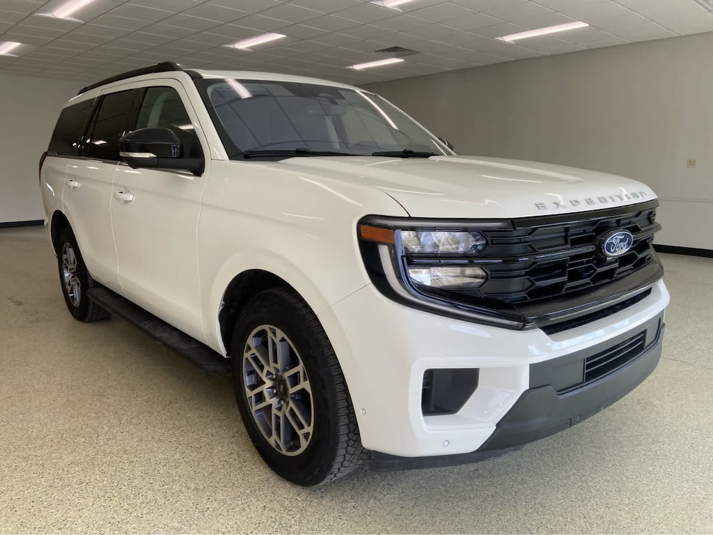 Used 2025 Ford Expedition Active 4x4