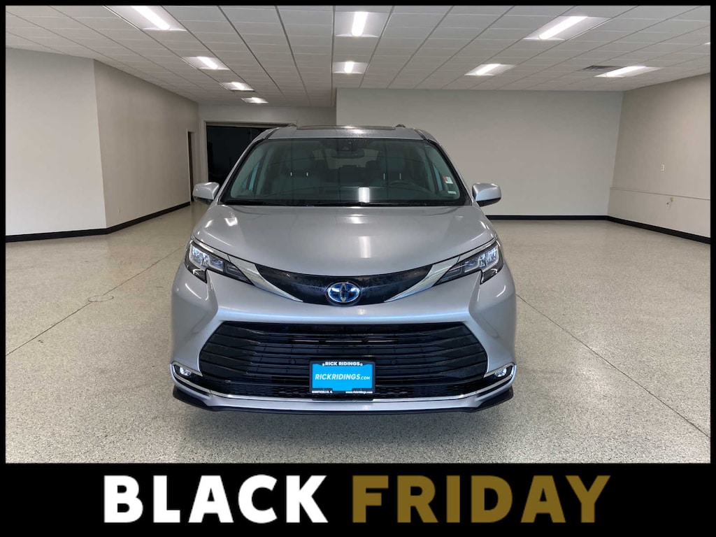Used 2023 Toyota Sienna XLE