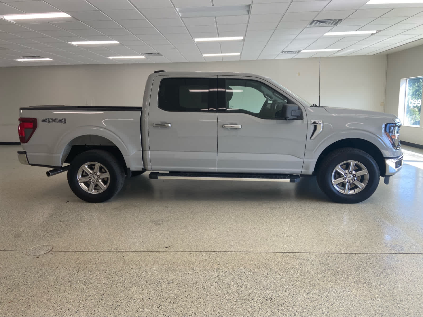 2024 Ford F-150 XLT photo 4