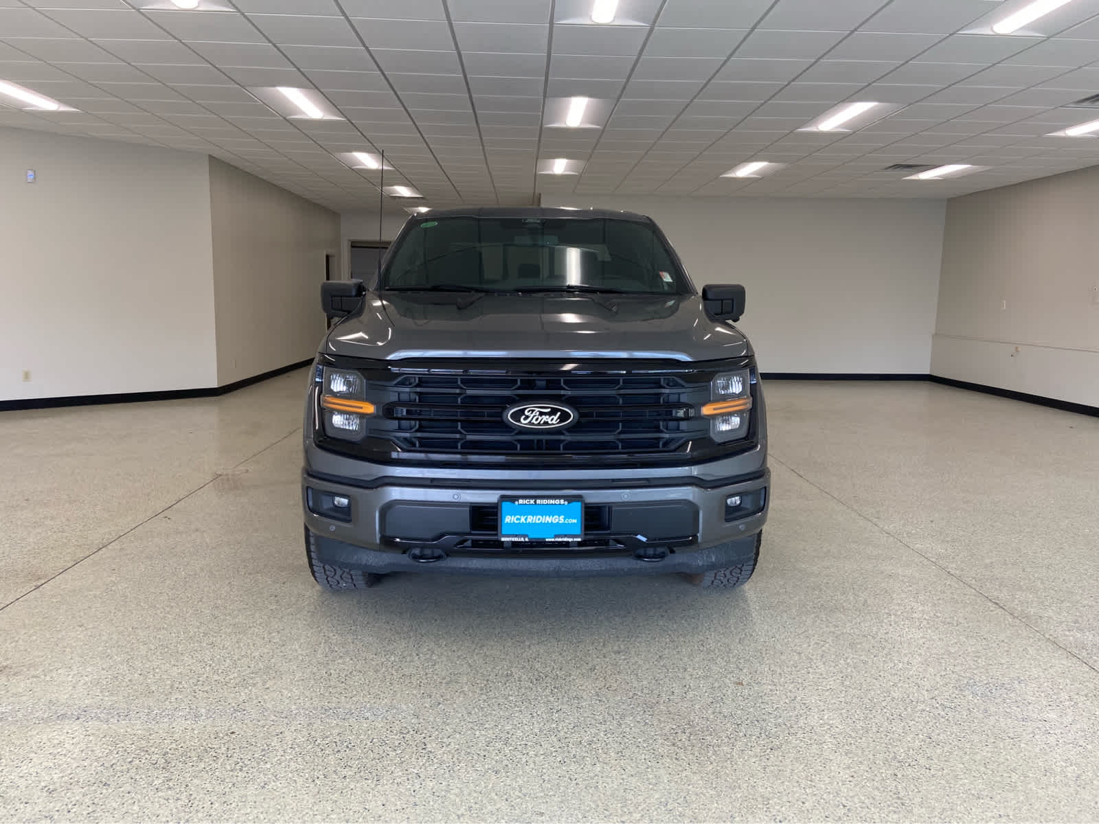 2025 Ford F-150 XLT photo 2