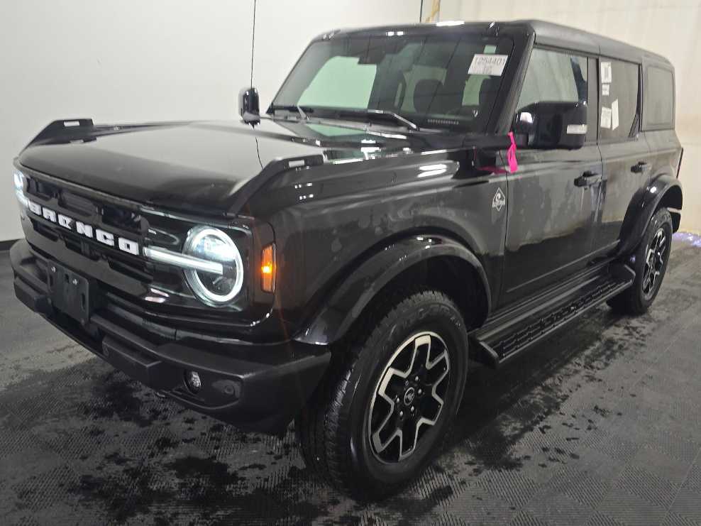 2025 Ford Bronco Outer Banks 4WD 4-door's photo