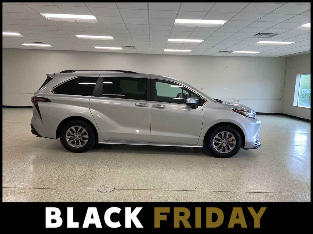 Used 2023 Toyota Sienna XLE