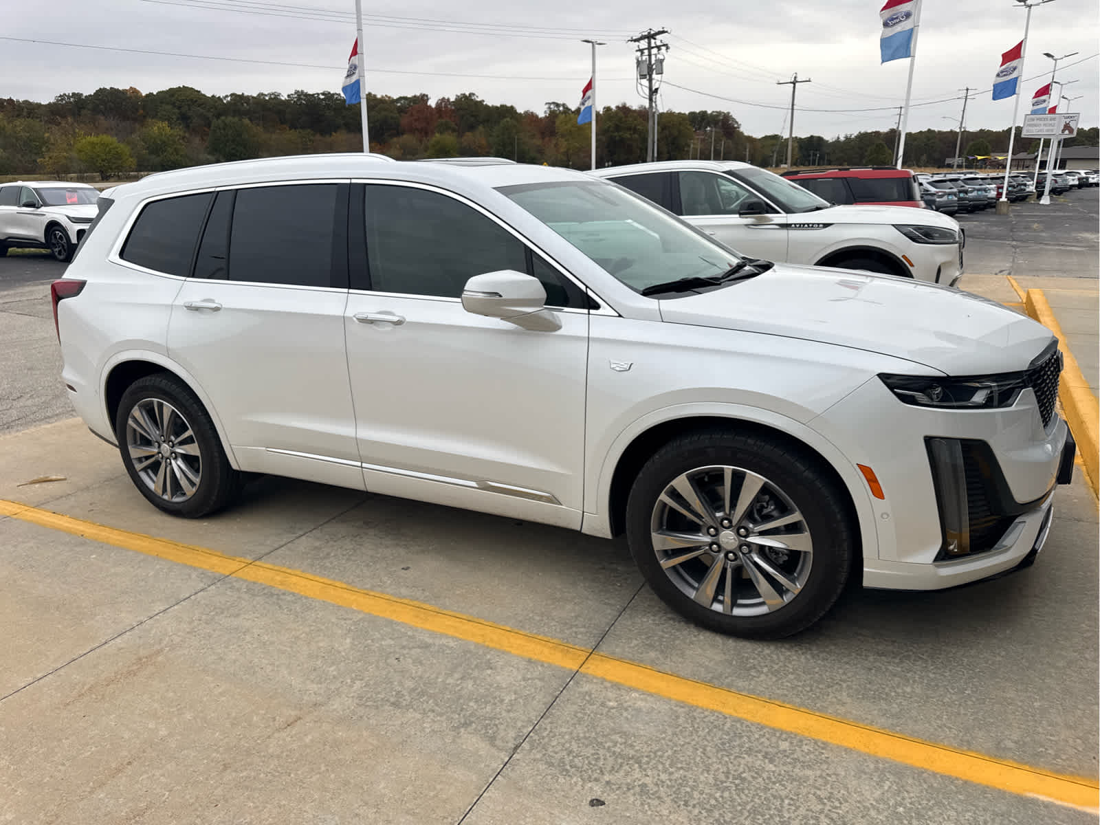 2024 Cadillac XT6 Premium Luxury photo 3