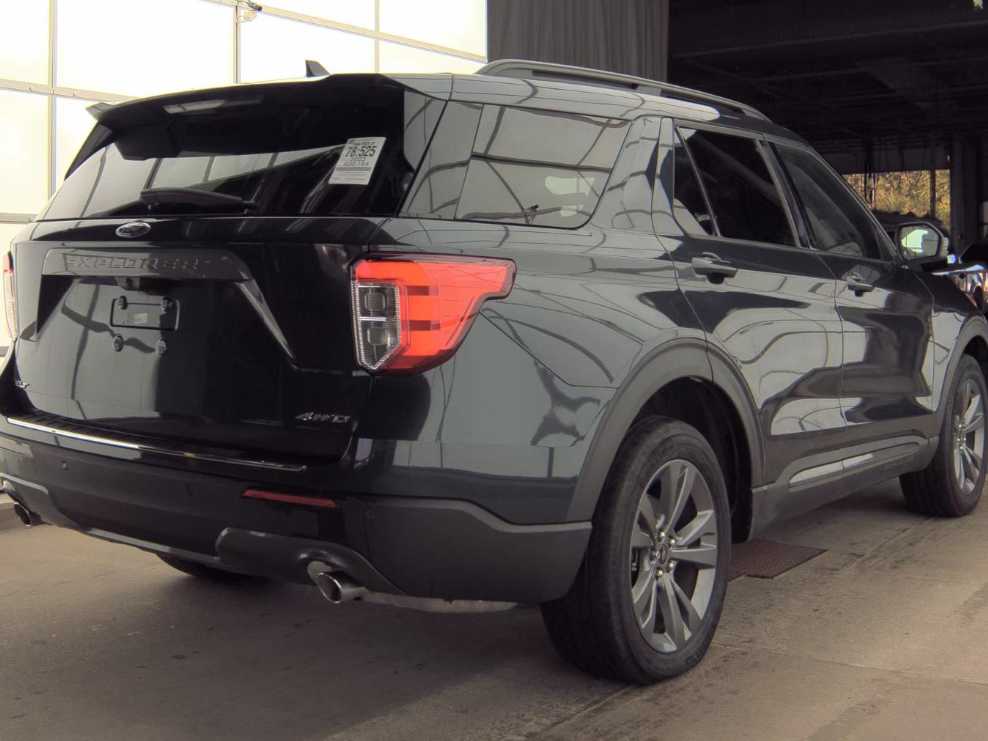 2023 Ford Explorer XLT photo 4