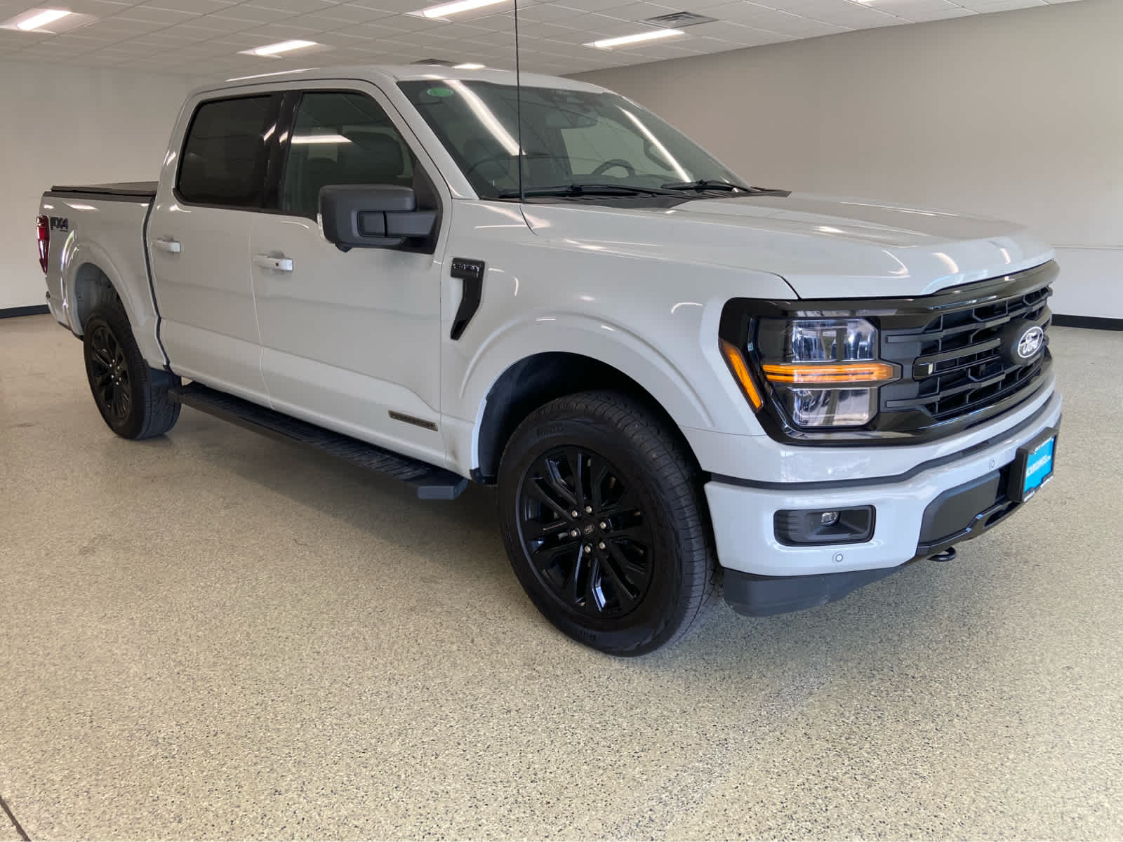 2024 Ford F-150 XLT photo 3