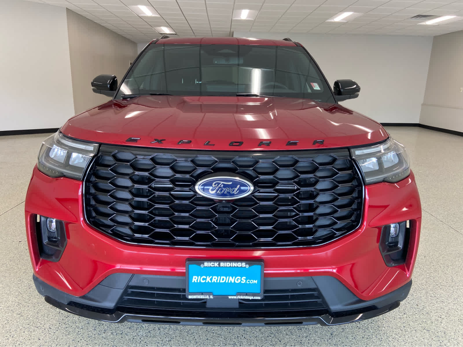 2025 Ford Explorer ST-Line photo 2