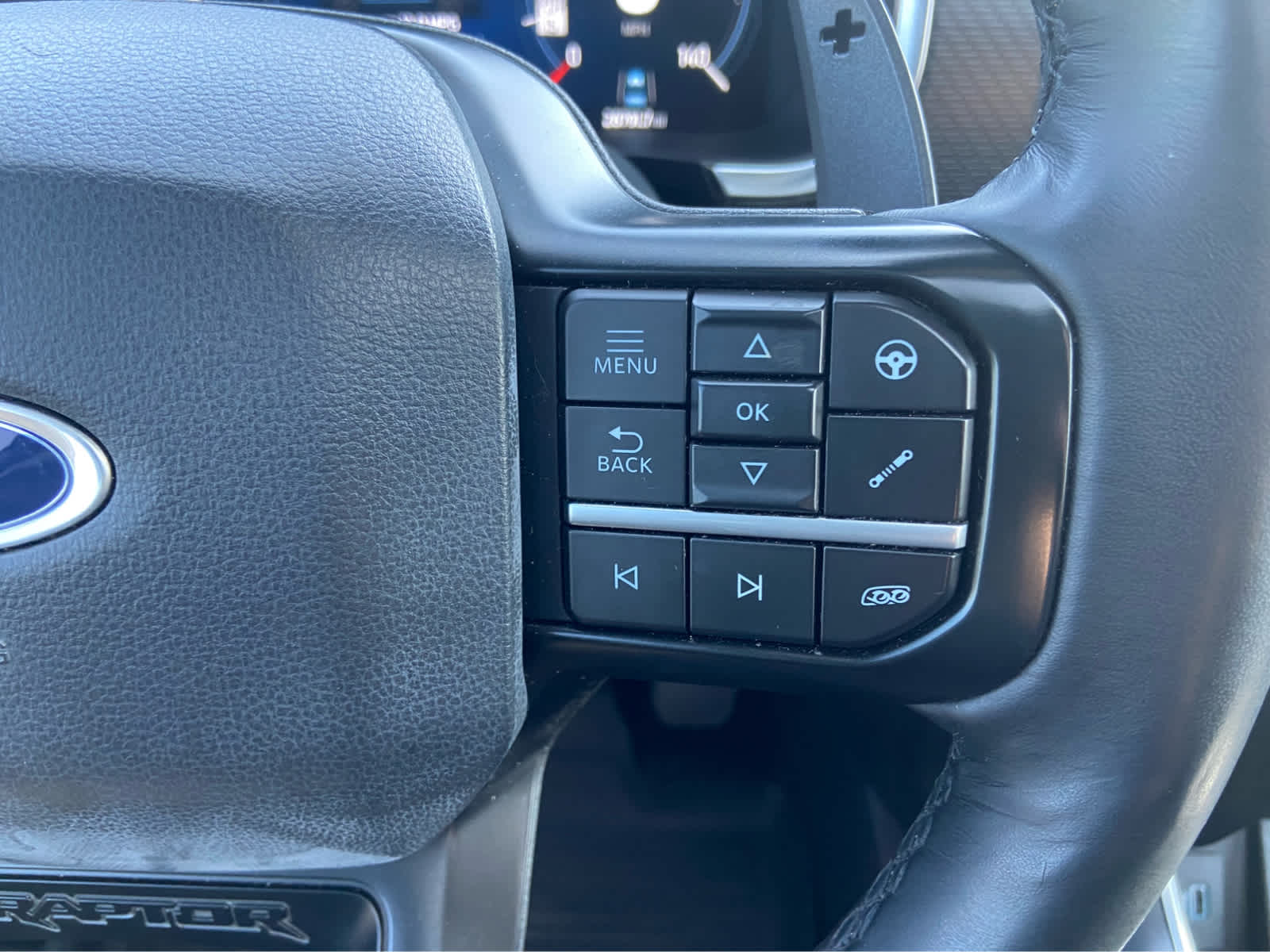 2023 Ford F-150 Raptor - Photo 14