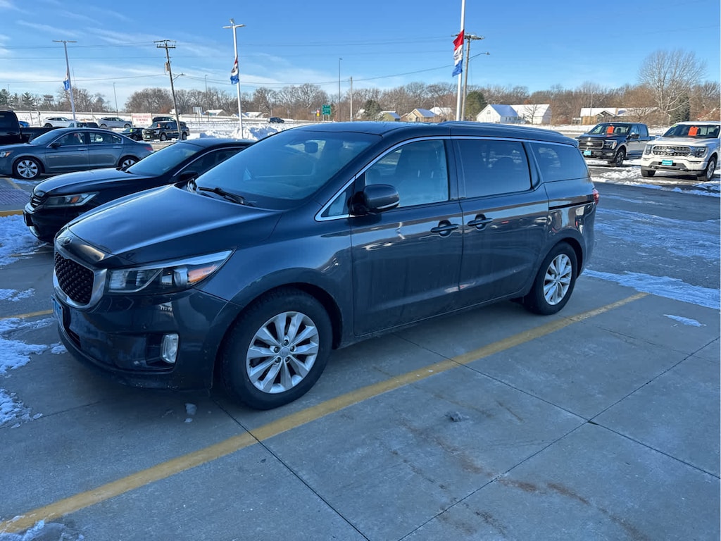Used 2017 Kia Sedona EX FWD
