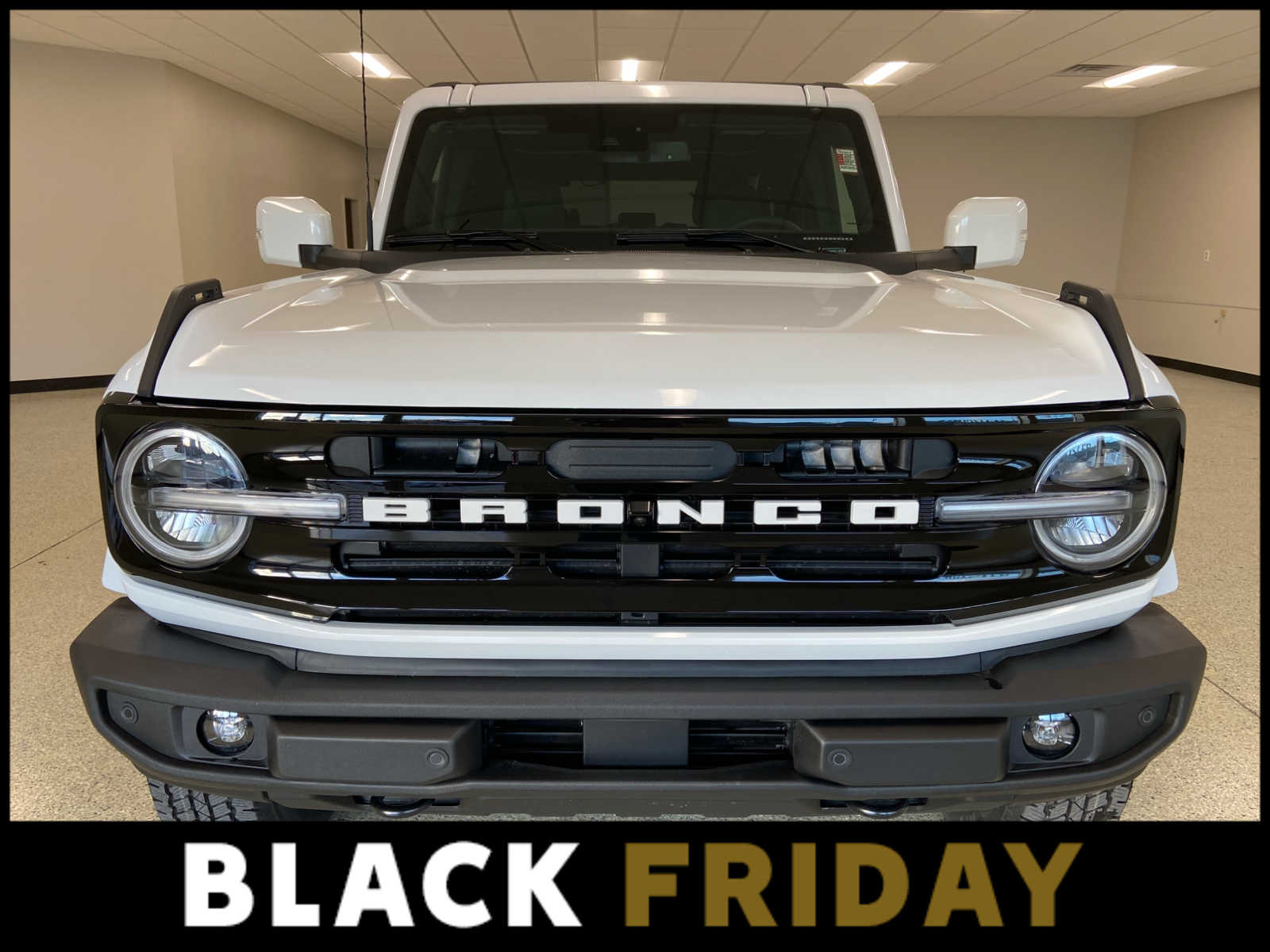 2025 Ford Bronco Outer Banks photo 2