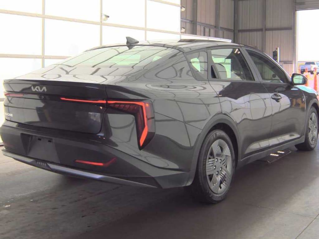 Used 2025 Kia K4 LX FWD