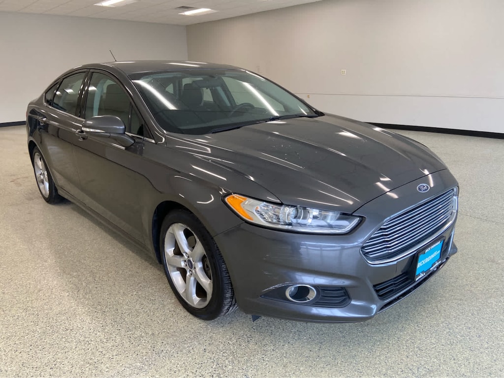 Used 2016 Ford Fusion SE Sdn FWD