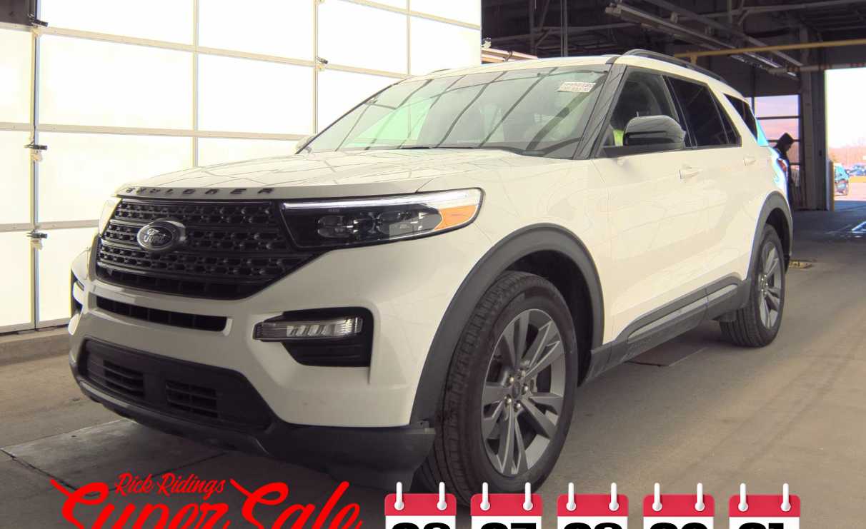 2023 Ford Explorer XLT's photo