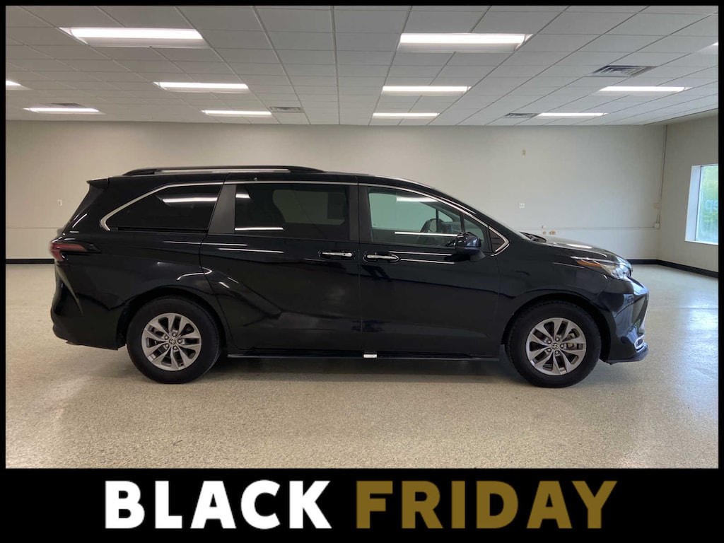 Used 2023 Toyota Sienna XLE FWD 7-Passenger (Natl)