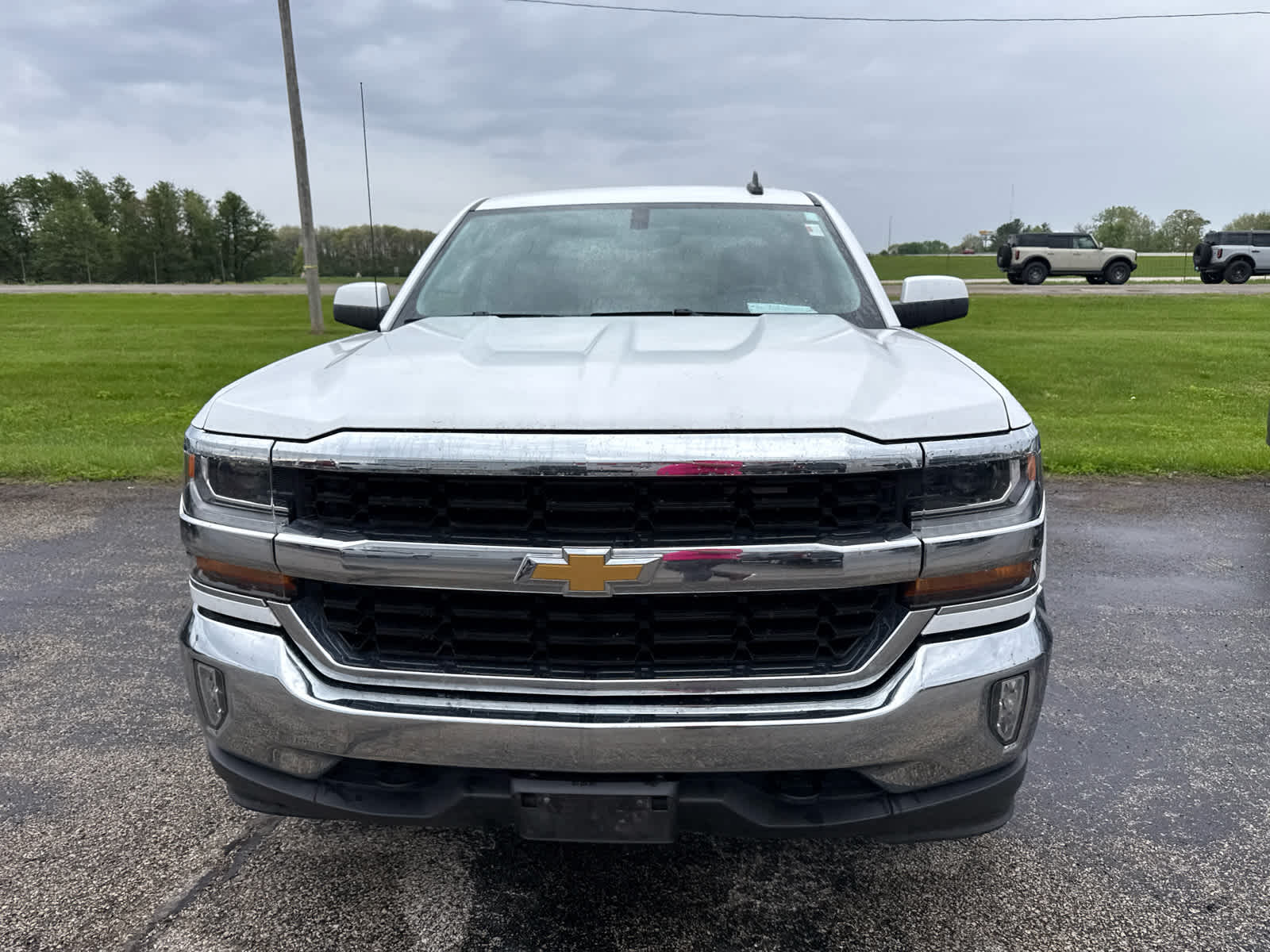 Used 2018 Chevrolet Silverado 1500 LT with VIN 3GCUKREC9JG419075 for sale in Monticello, IL