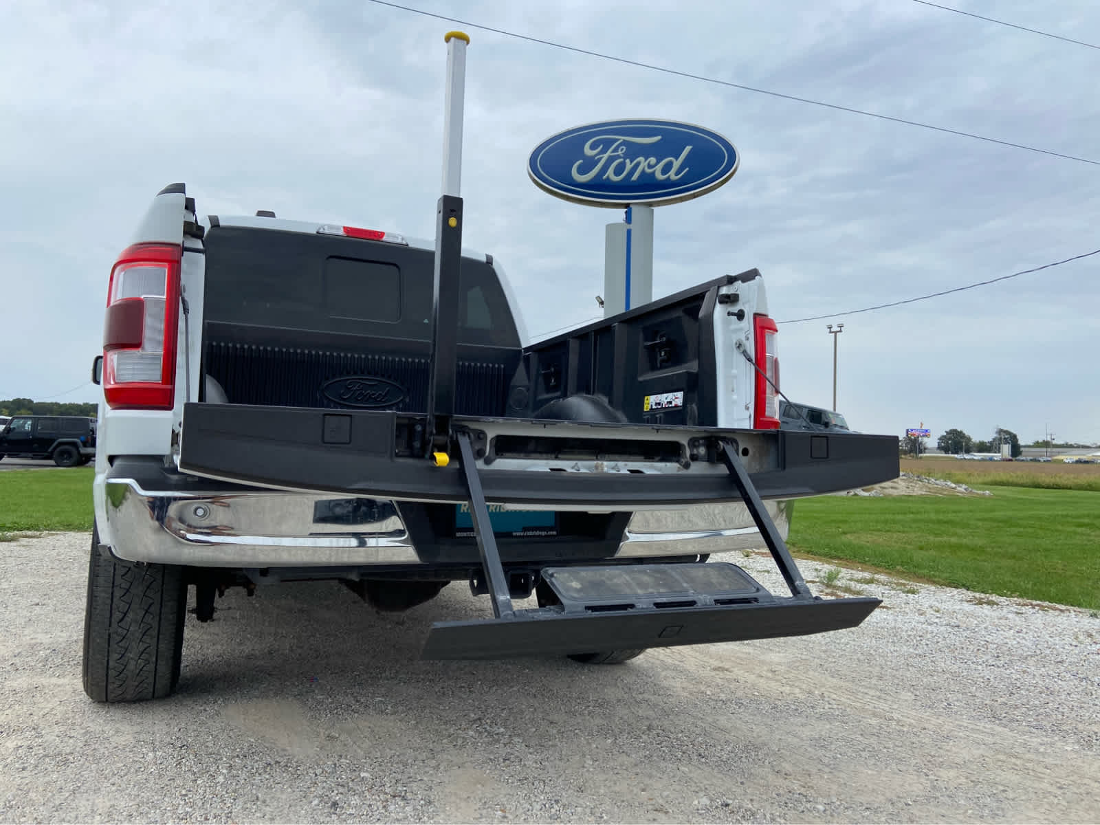 2023 Ford F-150 Lariat - Photo 16