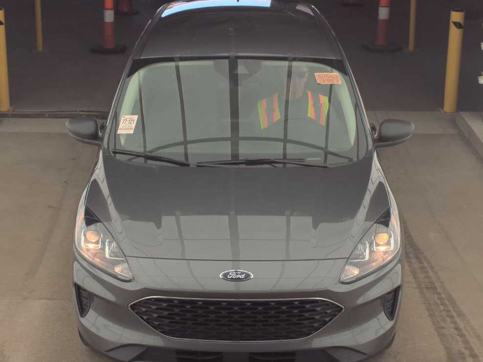 2022 Ford Escape SE photo 2