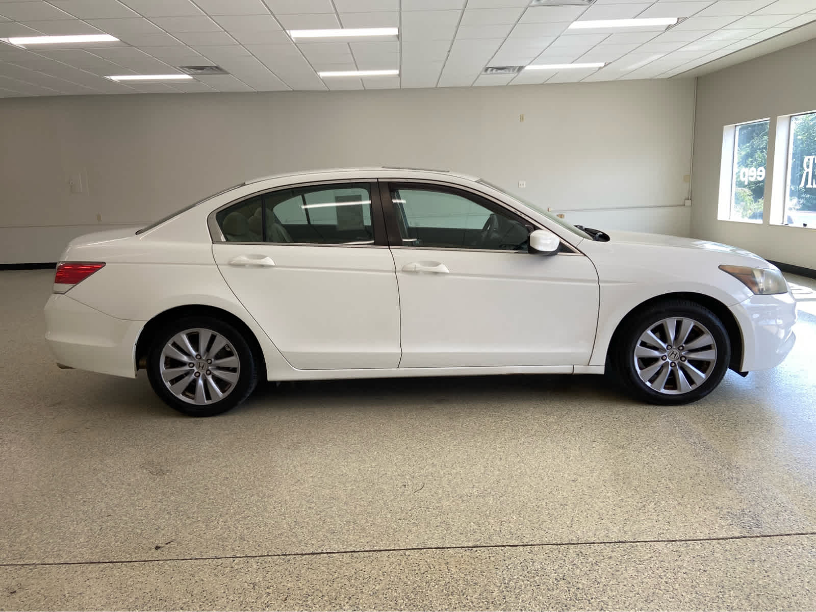 2011 Honda Accord EX photo 2