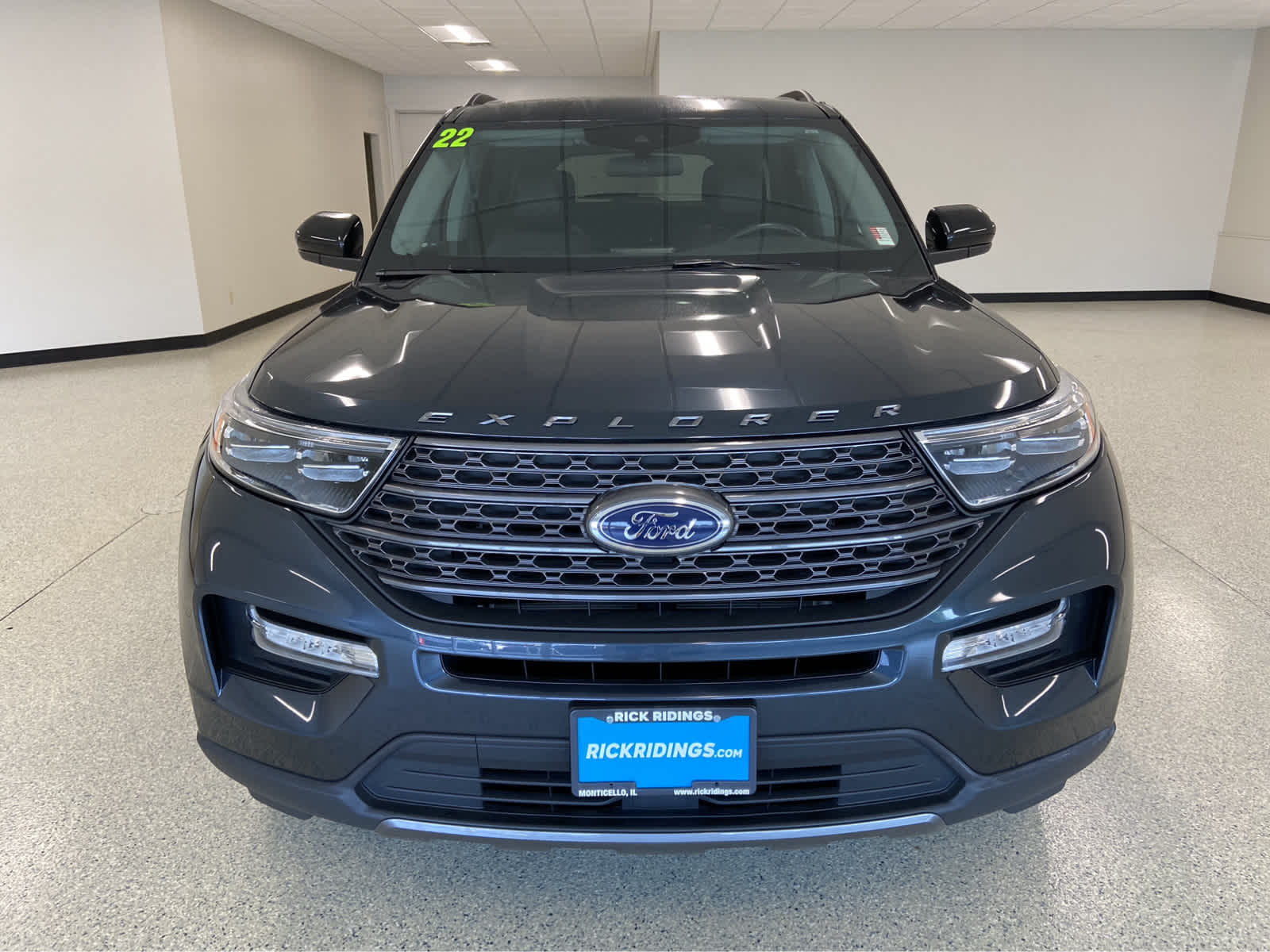 Used 2022 Ford Explorer XLT with VIN 1FMSK8DH2NGB54592 for sale in Monticello, IL