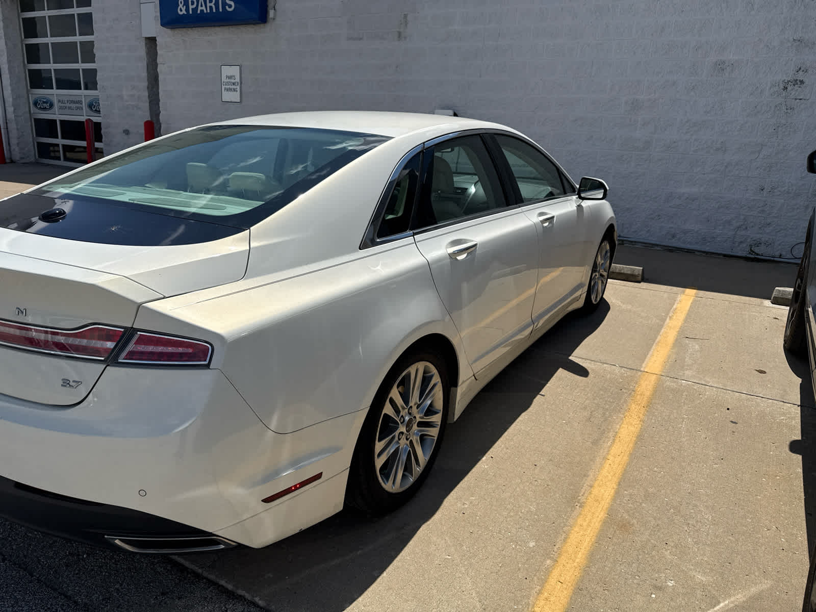 Used 2013 Lincoln MKZ Base with VIN 3LN6L2GK5DR811167 for sale in Monticello, IL