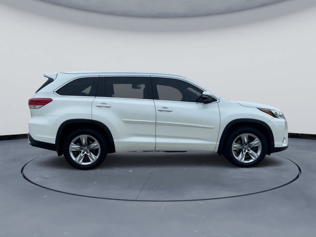 Used 2017 Toyota Highlander Limited V6 AWD (SE)