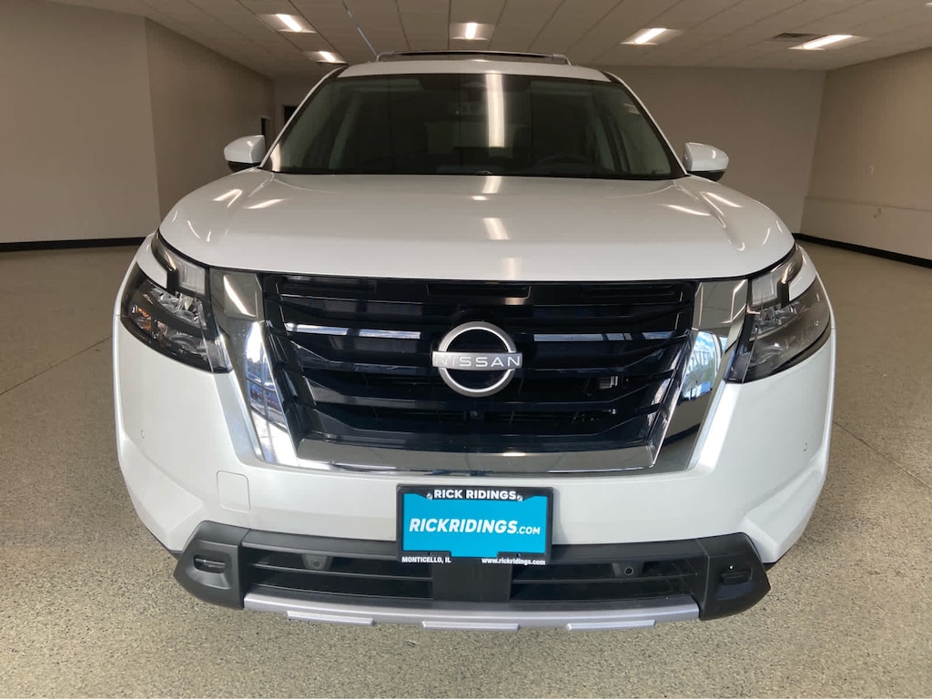 Used 2025 Nissan Pathfinder Platinum 4WD