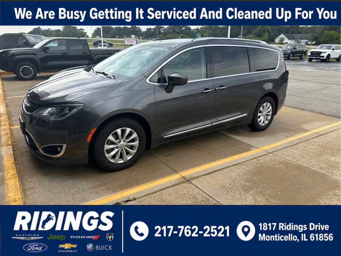Used 2018 Chrysler Pacifica Touring L Plus with VIN 2C4RC1EG2JR122067 for sale in Monticello, IL