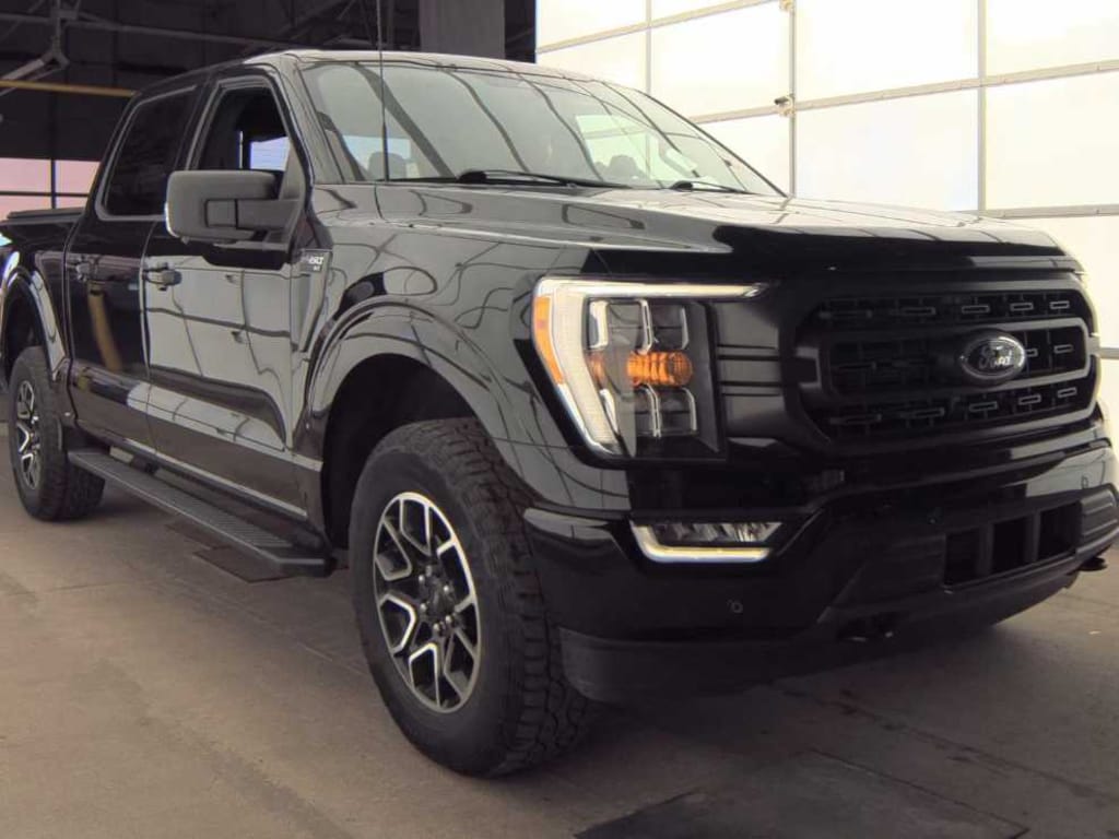 Used 2022 Ford F-150 XLT 4WD Supercrew 5.5 Box 4WD SuperCrew 5.5 Box