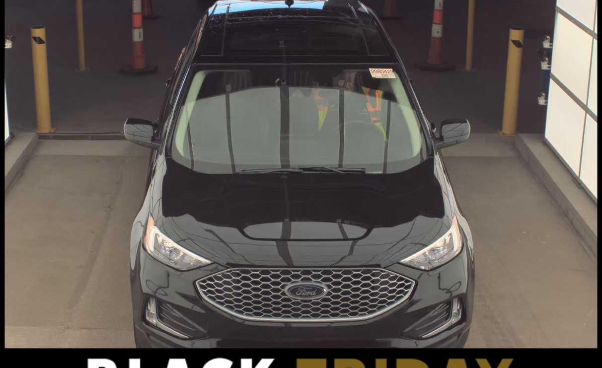 2024 Ford Edge SEL photo 3