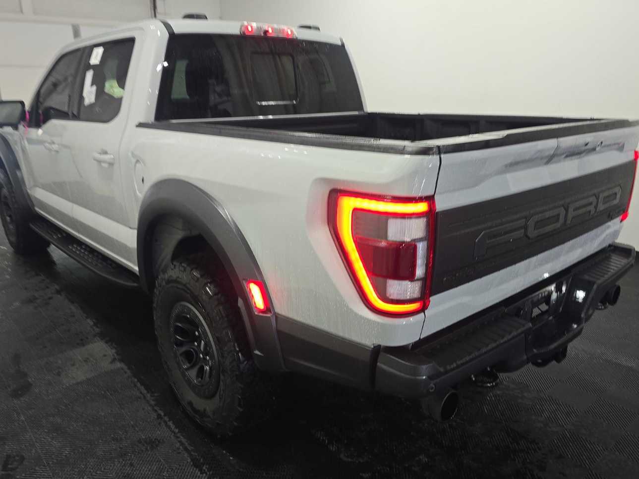 2023 Ford F-150 Raptor - Photo 7