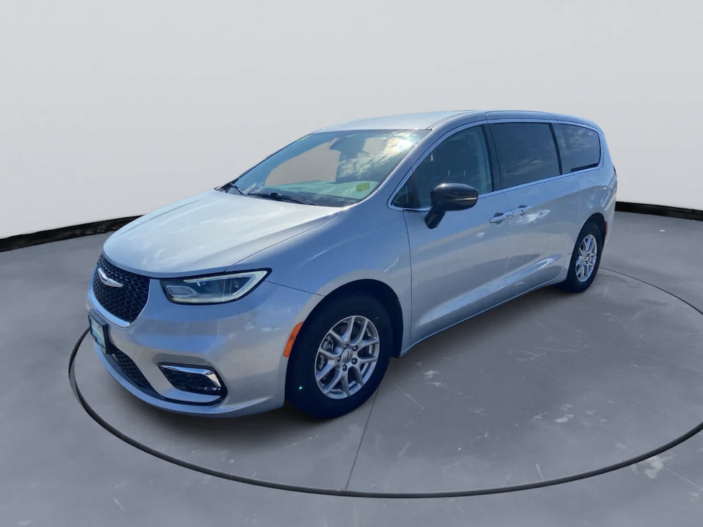 Used 2024 Chrysler Pacifica Touring L FWD