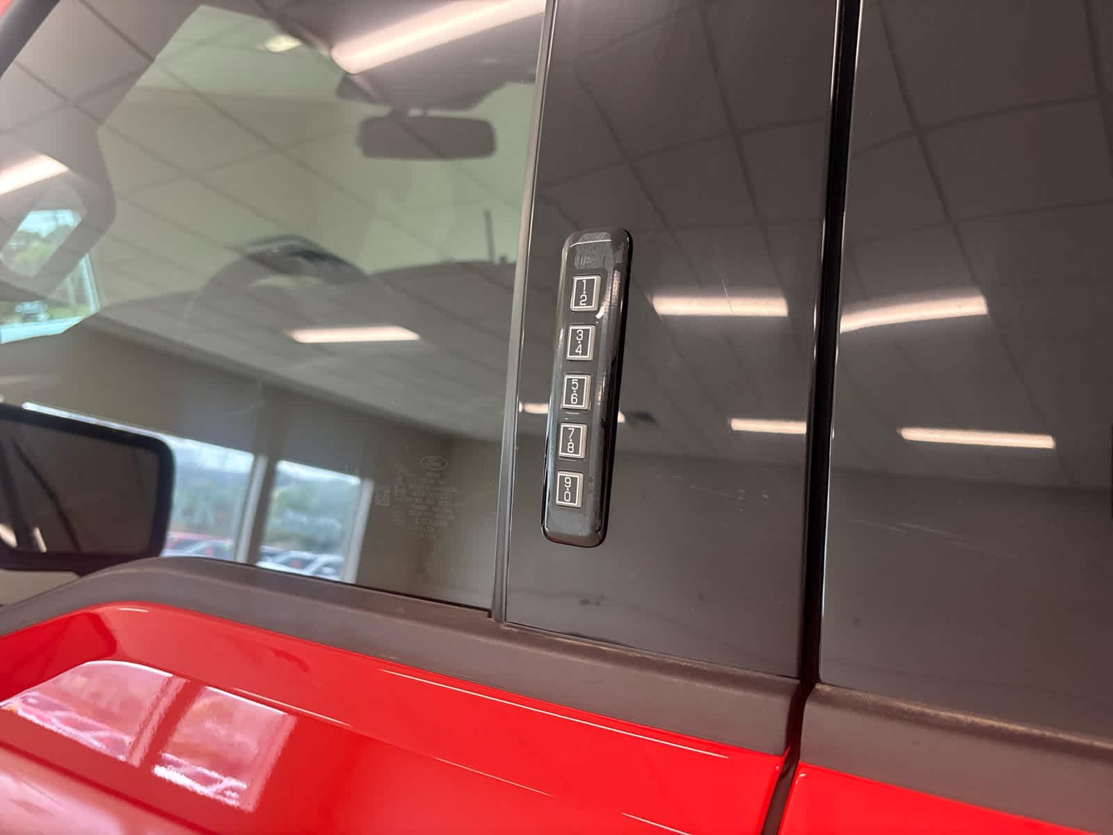 2022 Ford F-150 Raptor - Photo 30