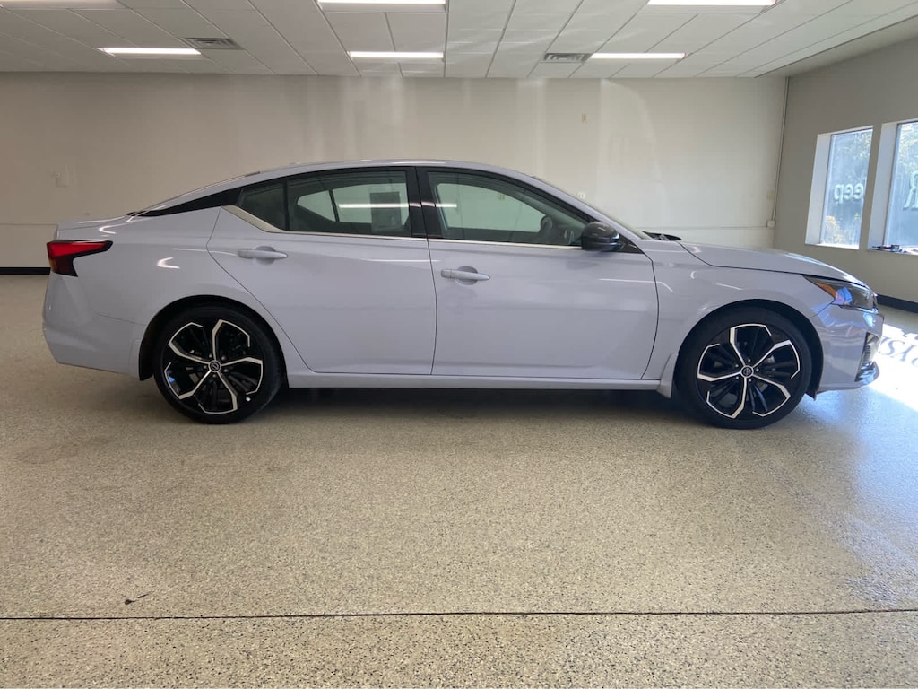 Used 2024 Nissan Altima 2.5 SR Sedan