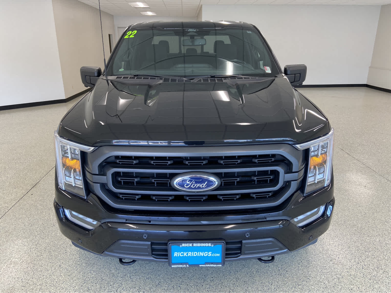 Used 2022 Ford F-150 XLT with VIN 1FTFW1E5XNFA85372 for sale in Monticello, IL