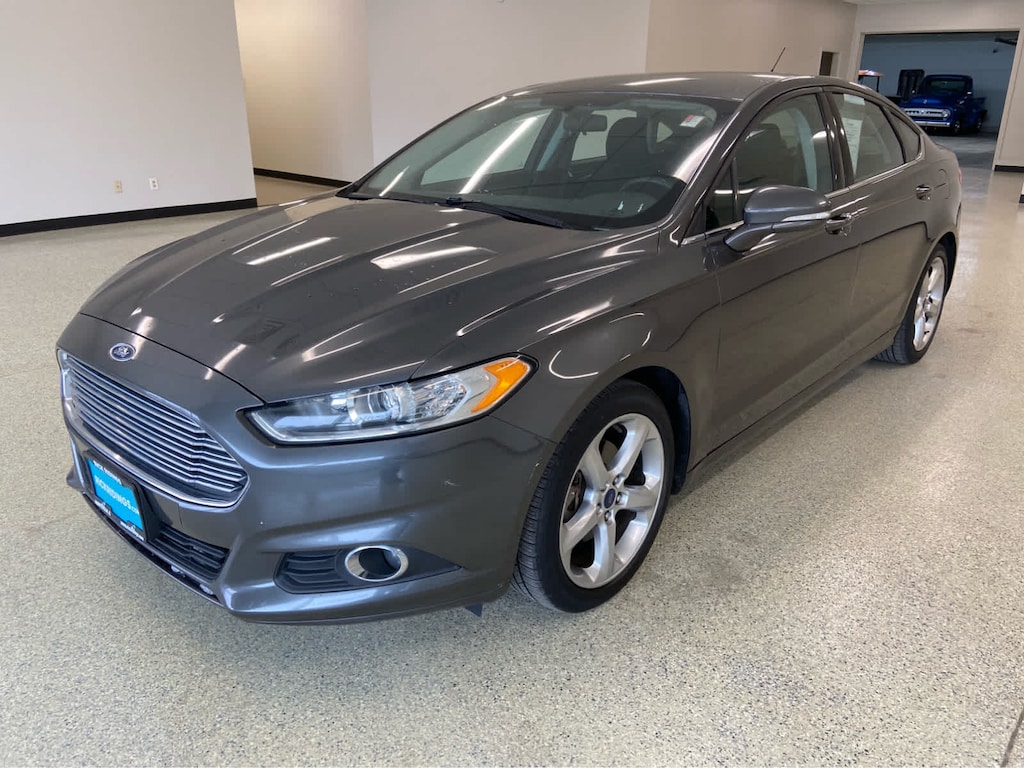 Used 2016 Ford Fusion SE Sdn FWD