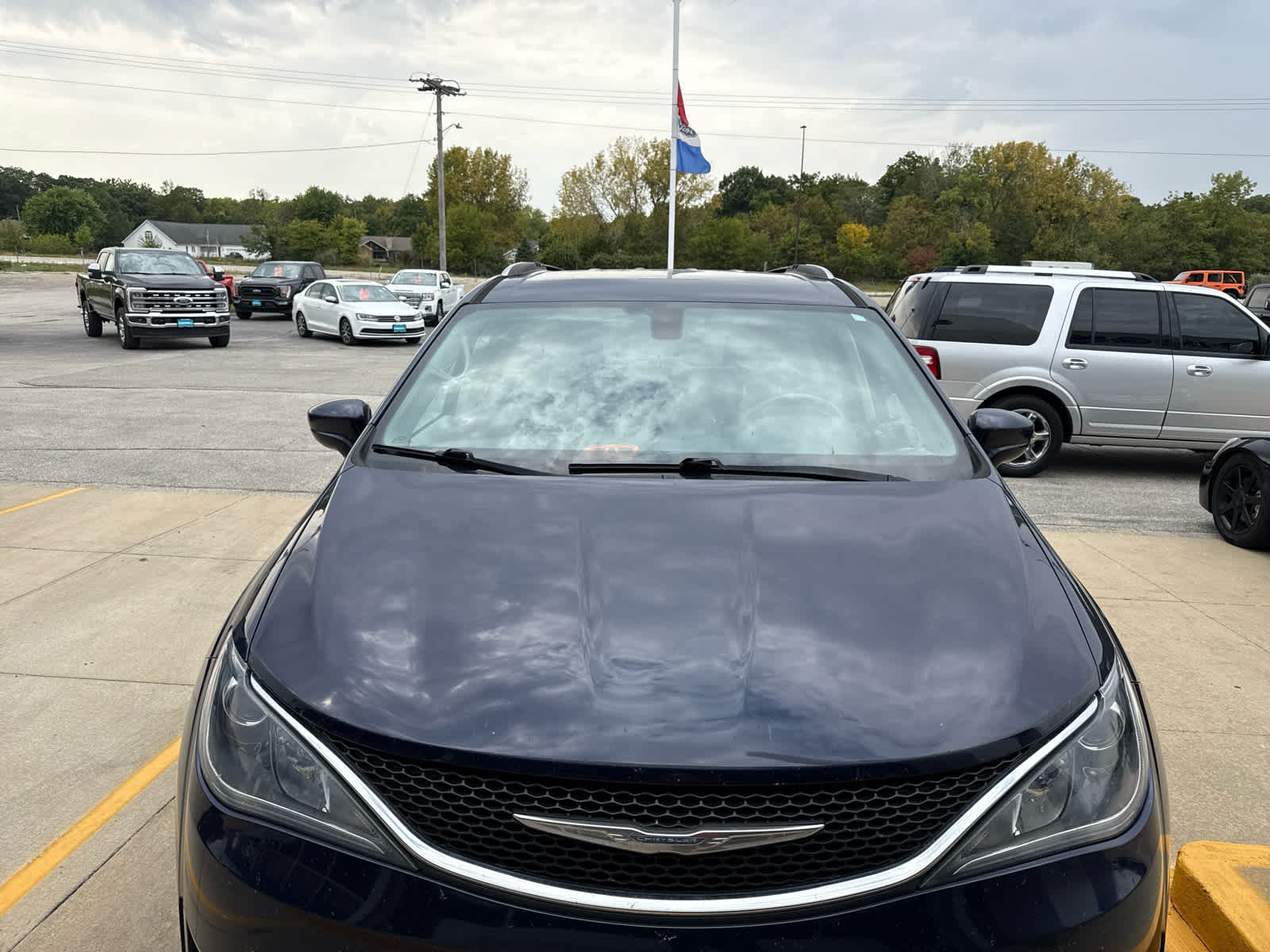 2018 Chrysler Pacifica Touring L photo 2