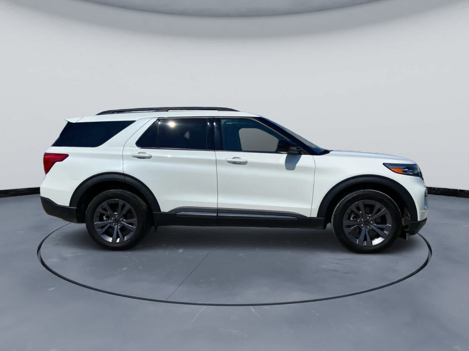 Used 2024 Ford Explorer XLT 4WD