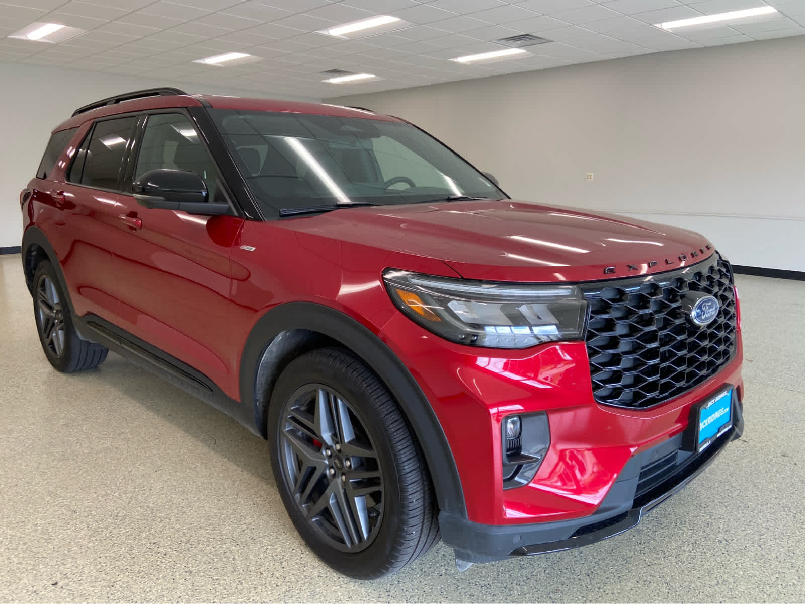 2025 Ford Explorer ST-Line photo 3