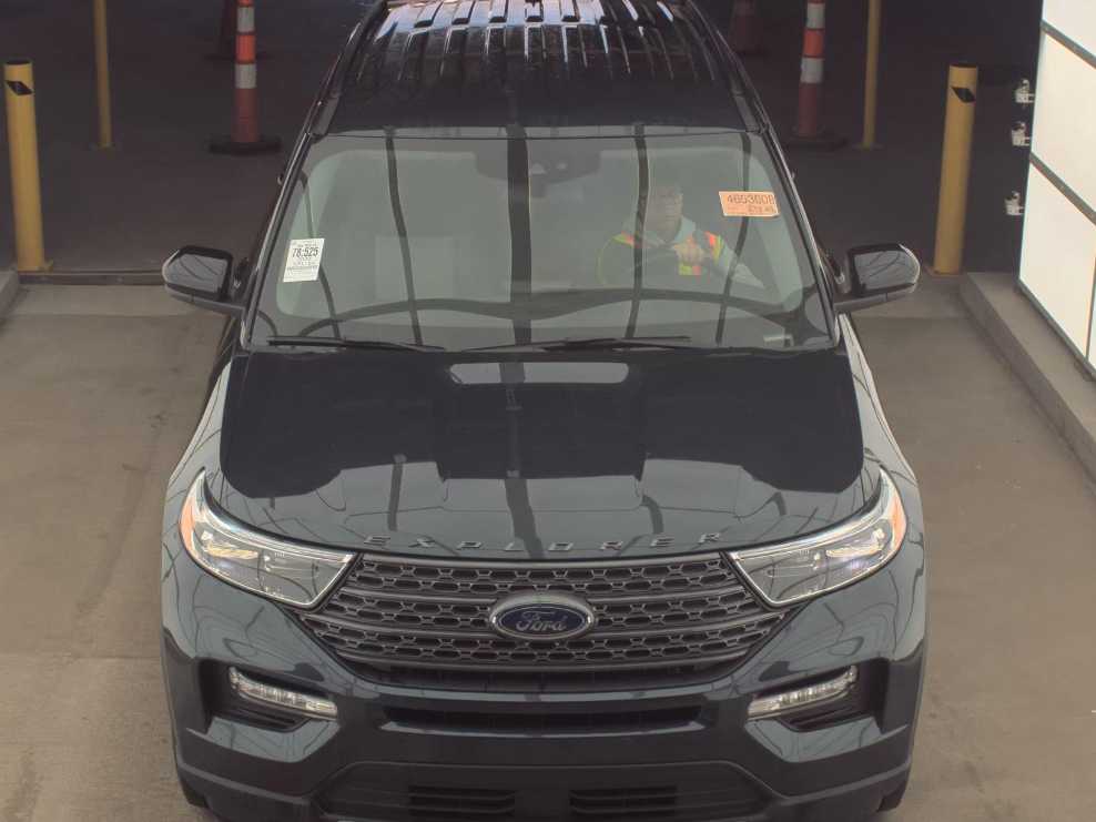 2023 Ford Explorer XLT photo 2