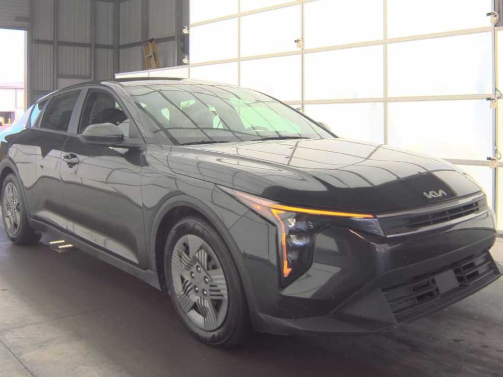 Used 2025 Kia K4 LX FWD