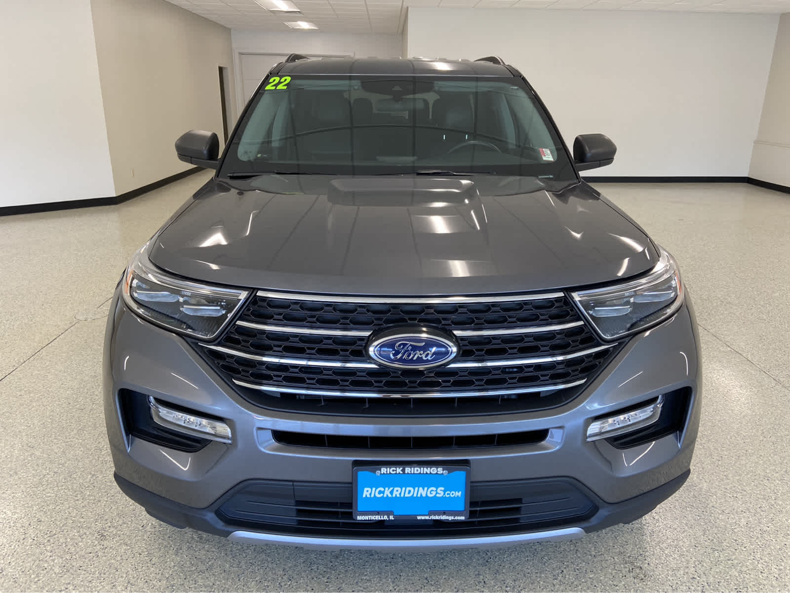 Used 2022 Ford Explorer XLT with VIN 1FMSK8DH5NGA86336 for sale in Monticello, IL