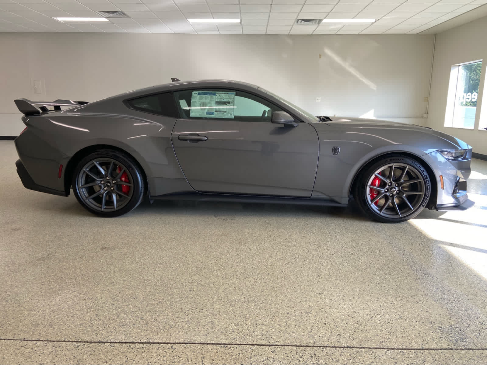 2025 Ford Mustang Dark Horse Deluxe photo 4