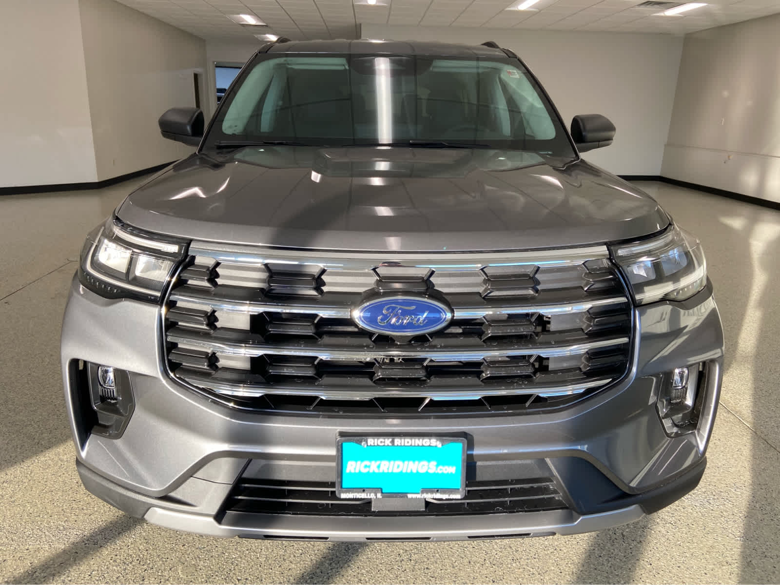 2026 Ford Explorer photo 2