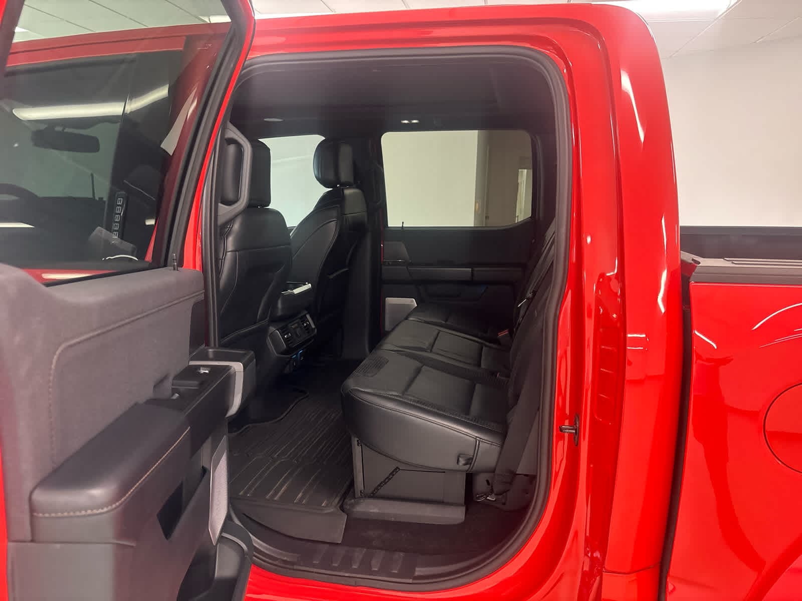 2022 Ford F-150 Raptor - Photo 31
