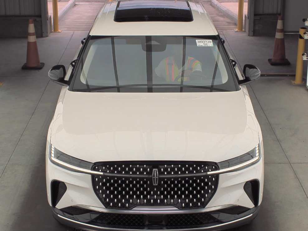 2024 Lincoln Nautilus Premiere photo 2