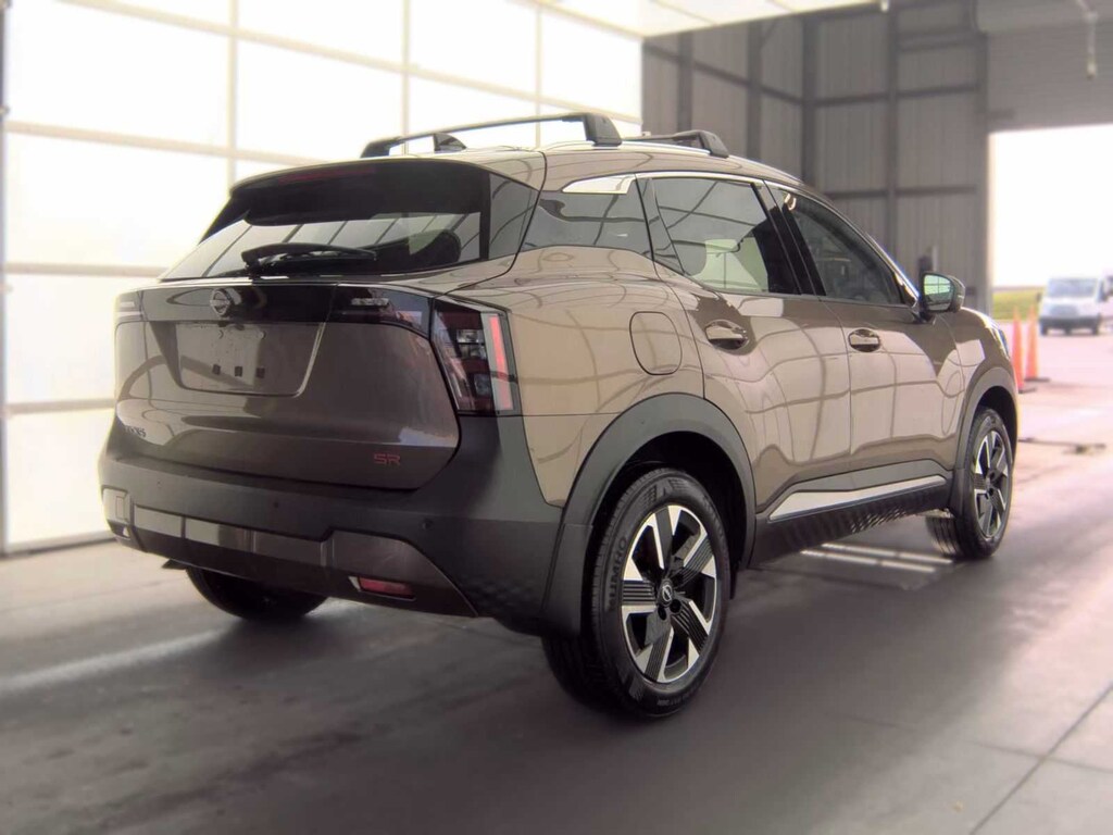 Used 2026 Nissan Kicks SR FWD