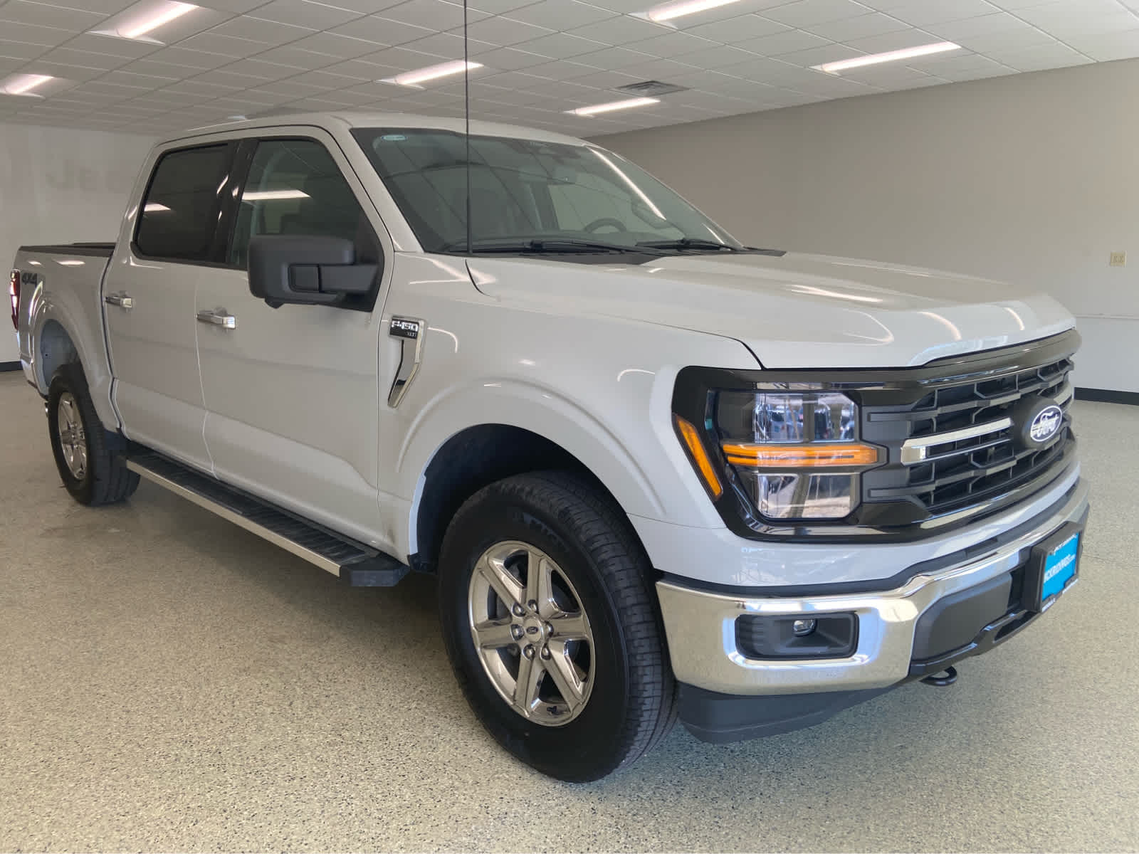 2024 Ford F-150 XLT photo 3