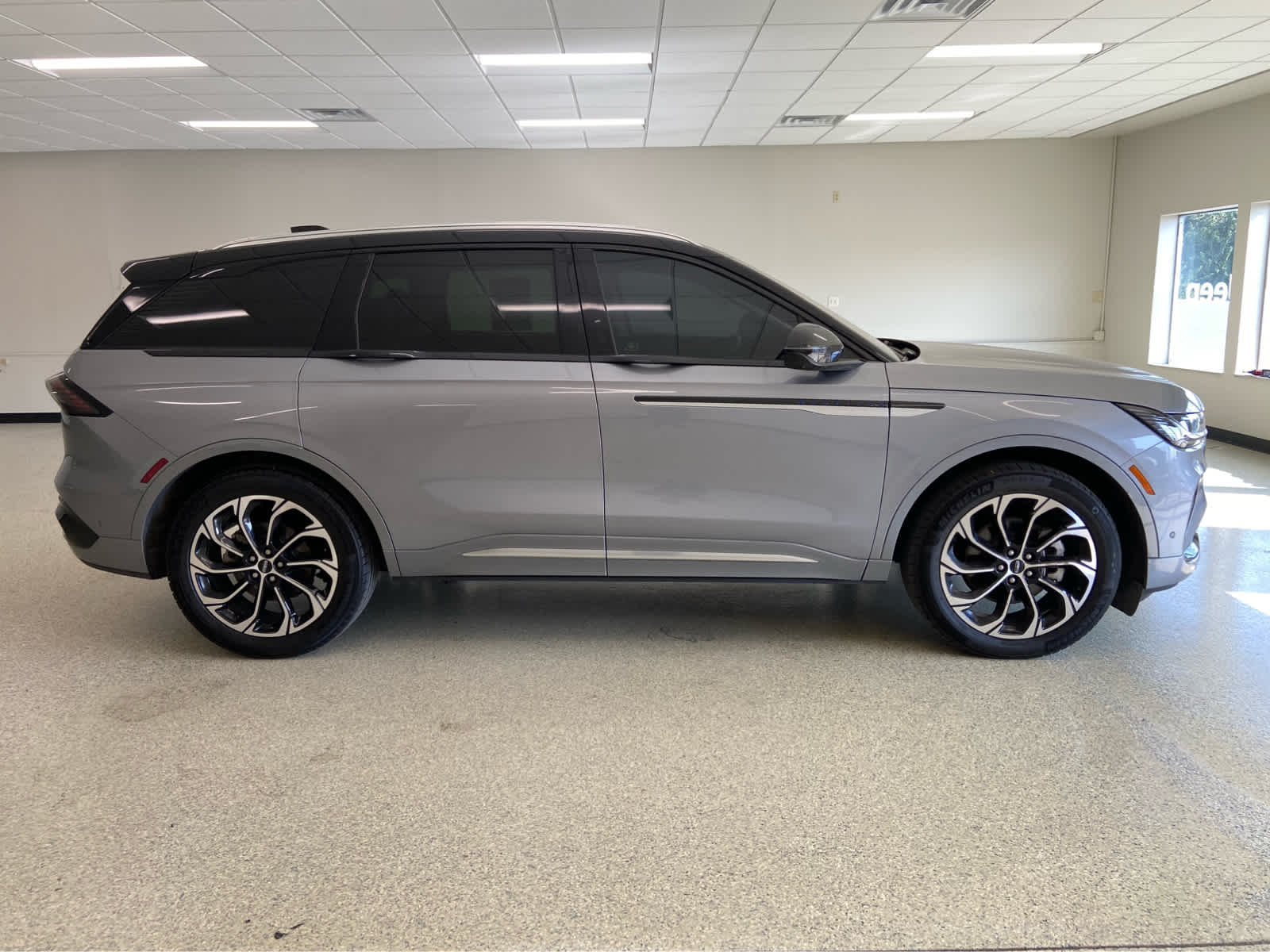 2024 Lincoln Nautilus Reserve photo 4